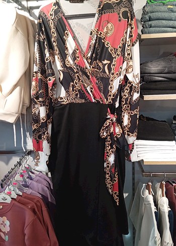 V Yaka Kemerli Siyah Midi Elbise - Görsel 3