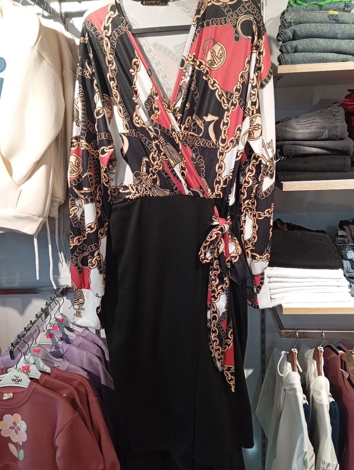 V Yaka Kemerli Siyah Midi Elbise - Görsel 3