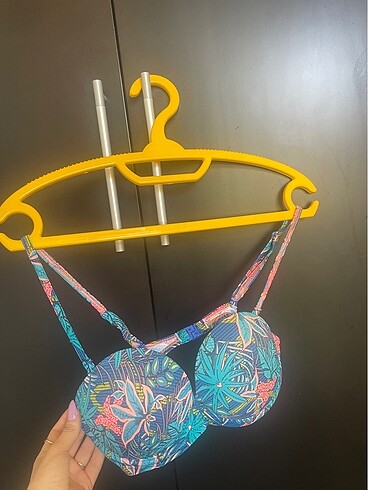 Bikini üstü