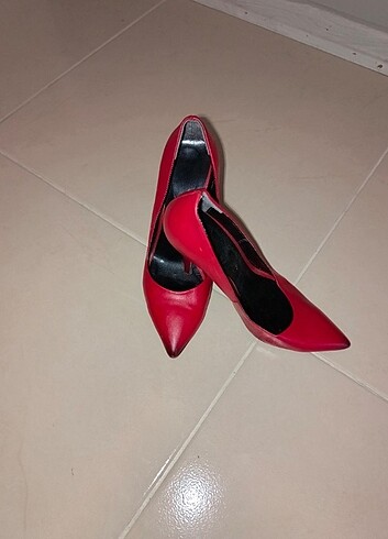 Stiletto topuklu ayakkabı