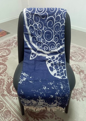 Gri Batik Desenli İnce Battaniye - Görsel 3