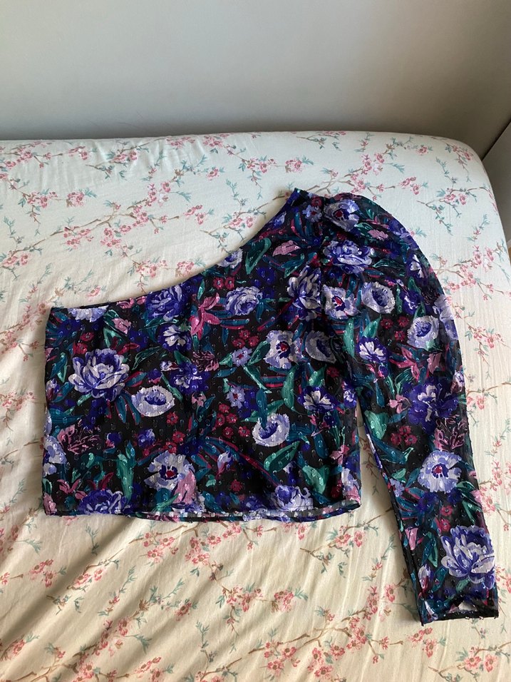 Omzu açık bluz - Görsel 2