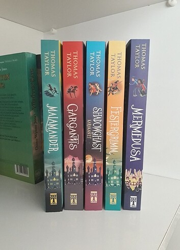 Tuhaf Deniz Kasabası Serisi 5 Kitap Tam Set Genç Timaş