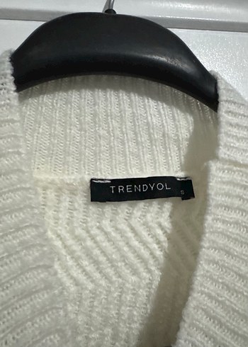 Beyaz Örgü Boğazlı Kadın Kazak - Görsel 3