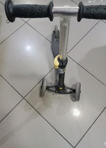 Gri Çocuk Scooter'ı