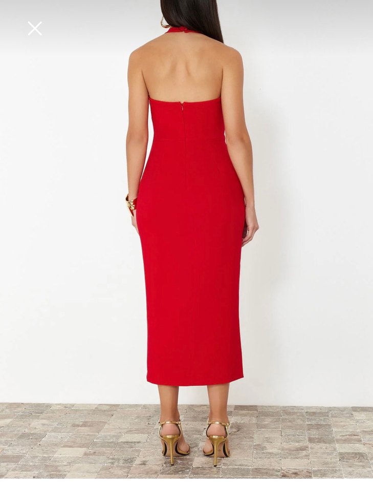 Kırmızı Vücuda Oturan Dokuma Abiye
Gece Mezuniyet Yılbaşı Elbise - Görsel 3