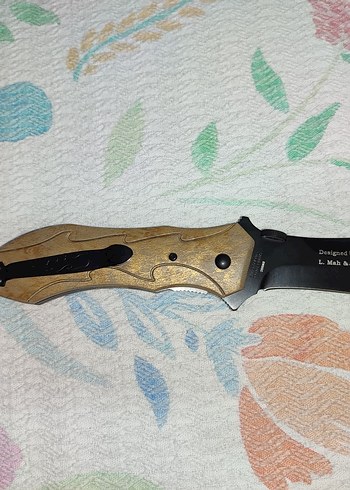 Diğer Smith & Wesson marka yarı otomatik kamp çakısı