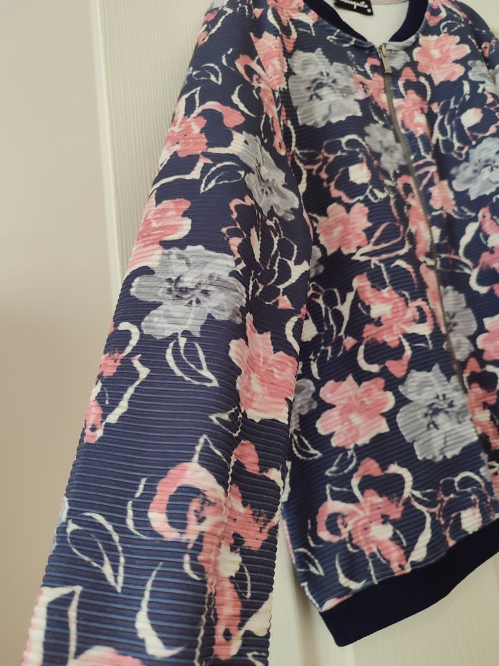 Desenli hırka S-M beden Uygun - Görsel 3