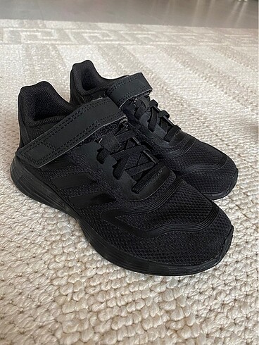 Spor ayakkabı adidas