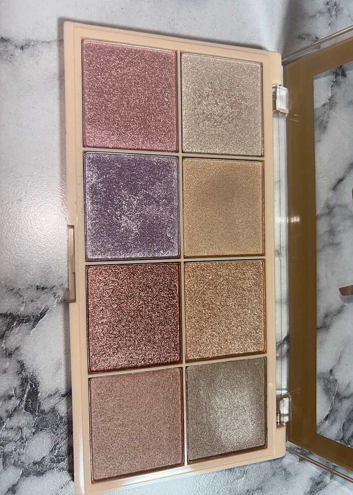 Revolution aydınlatıcı paleti - Görsel 2