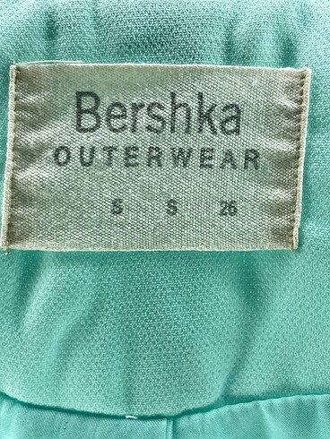 s Beden çeşitli Renk Bershka Blazer %70 İndirimli.