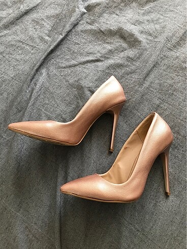 37 Beden Stiletto