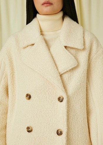 Çift Düğmeli Krem Rengi Kaban - Görsel 3