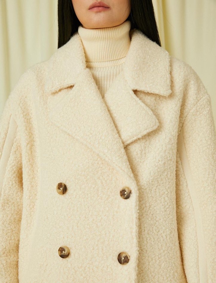 Çift Düğmeli Krem Rengi Kaban - Görsel 3