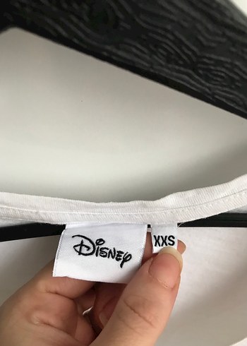 Pamuklu Beyaz V Yaka Kısa Kollu Tişört - Görsel 4