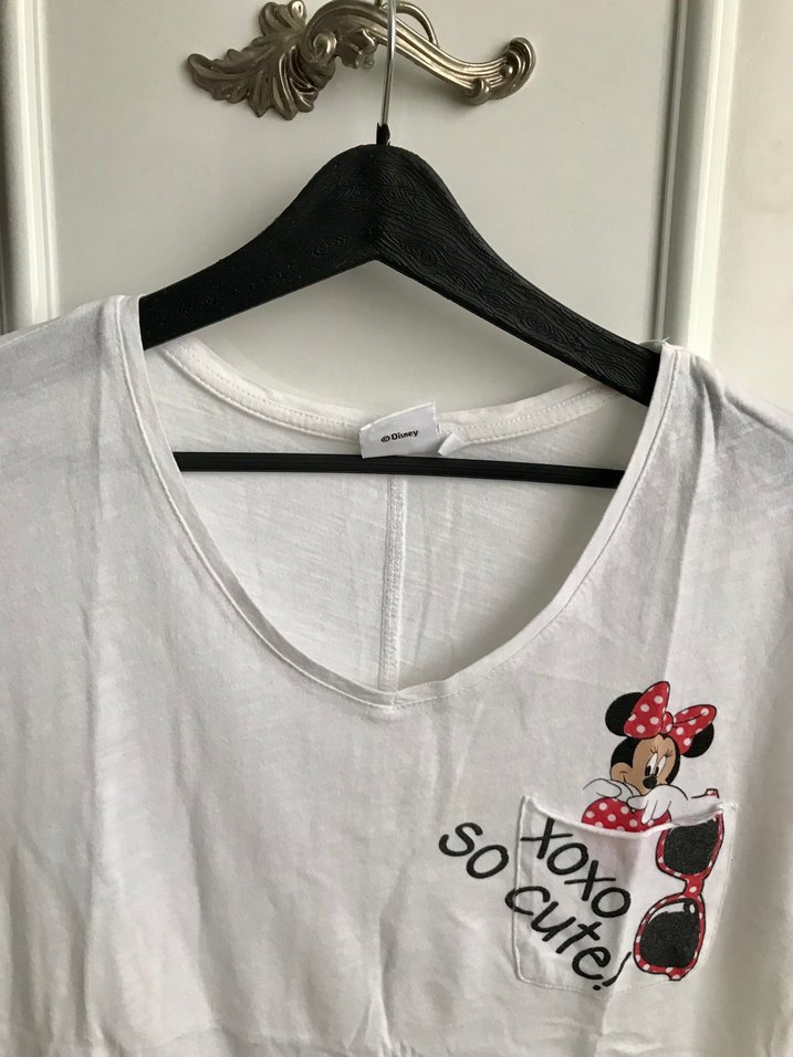 Pamuklu Beyaz V Yaka Kısa Kollu Tişört - Görsel 3