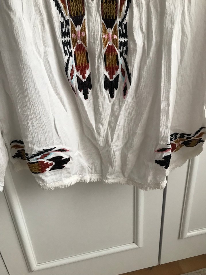 Nakışlı, V Yakalı, Uzun Kollu Bohem Bluz - Görsel 4