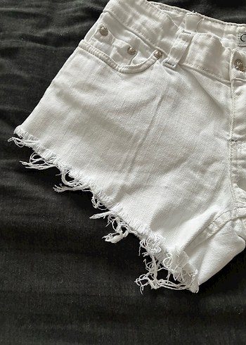 Kadın Beyaz Denim Mini Şort - Görsel 3