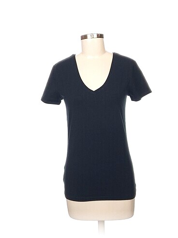 Mango T-shirt %70 İndirimli.