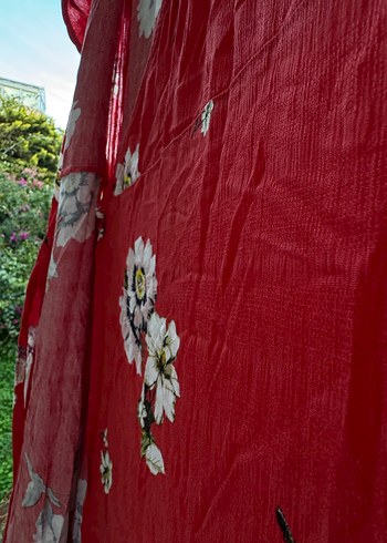 Kırmızı Çiçek Desenli Uzun Bohem Elbise - Görsel 4