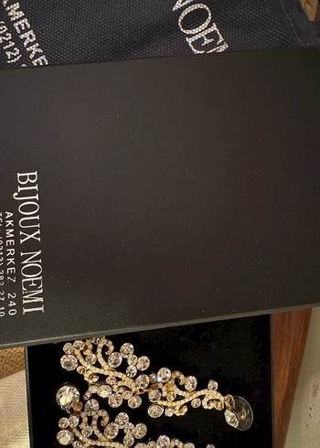 Uzun Parlak Altın Zirkon Taşlı Küpe - Görsel 2