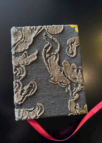 Kahverengi Kabartmalı Kapaklı Defter