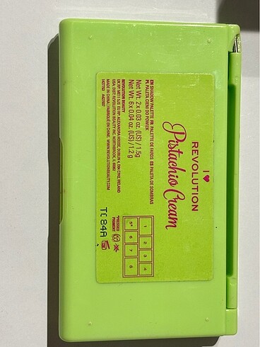 Beden I heart revolution pistachio cream yeşil far paleti