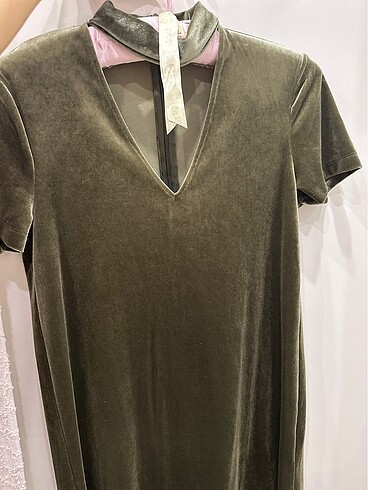 Mango marka kadife choker yaka kısa kollu kısa elbise