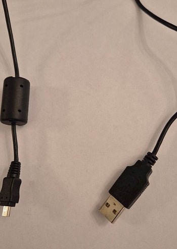 Siyah USB Telefon Şarj Kablosu
Hiç Kullanılmamıştır - Görsel 2