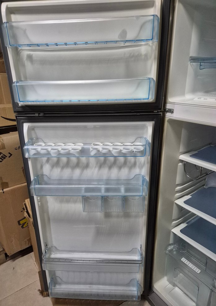 Arçelik Inox Üstten Donduruculu, sıfır gibi tertemiz Buzdolabı. - Görsel 5
