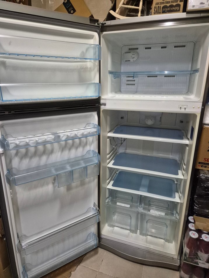 Arçelik Inox Üstten Donduruculu, sıfır gibi tertemiz Buzdolabı. - Görsel 4