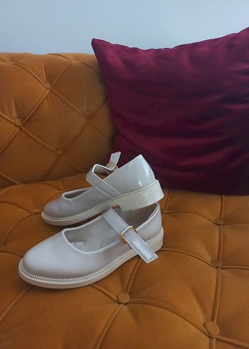 Kadın Beyaz Tokalı Klasik Topuklu Ayakkabı - Görsel 2