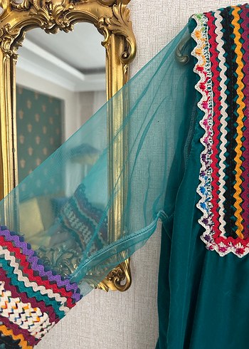 Güpür Detaylı Nakışlı Bohem Uzun Yöresel Kadife Elbise - Görsel 4