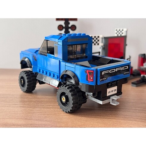 Beden Renk Lego 75875 Ford F-150 Raptor ULTRA NADİR