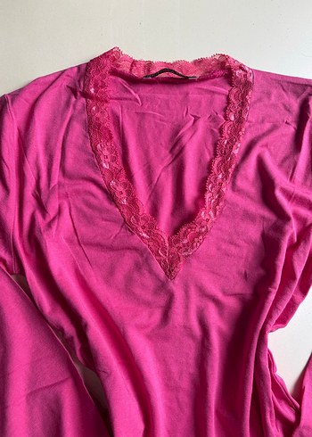 Dantel Detaylı Pembe V Yaka Bluz