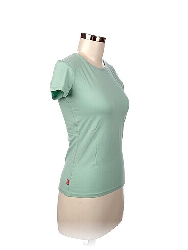 Levis Levis T-shirt %70 İndirimli.