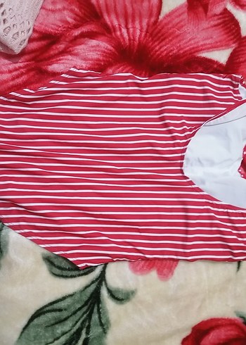 Kırmızı Çizgili Kadın Mayo - Görsel 2