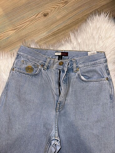 Tommy Hilfiger Mom jean