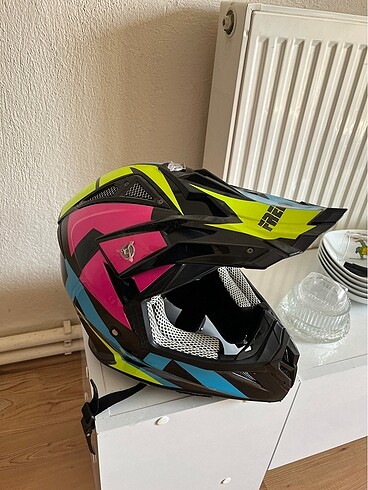 Cross kask