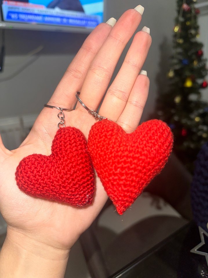Kırmızı Örgü Kalp Anahtarlık - Görsel 2