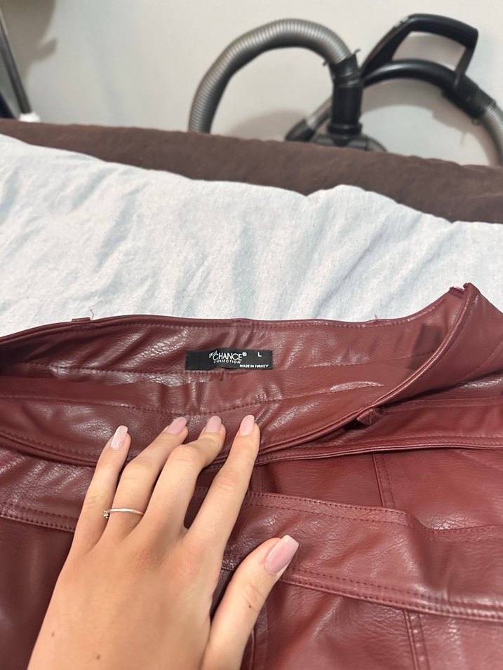 Bordo Deri Kemerli Mini Etek - Görsel 3