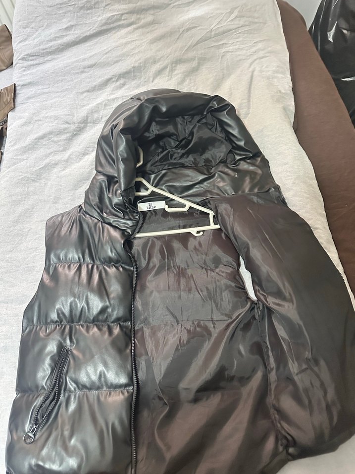 Kadın Deri Kapüşonlu Şişme Yelek - Görsel 2