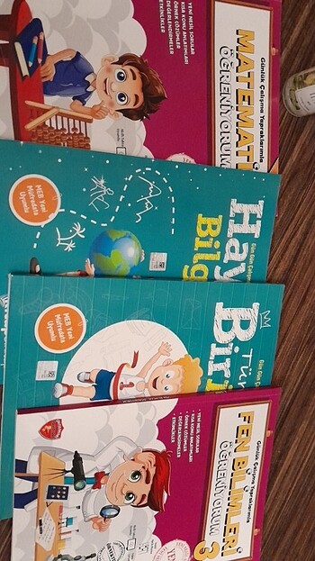3 sinid 4 kitap 100 TL