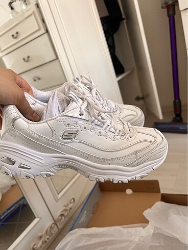 Skechers