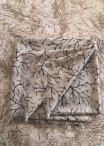 Bej Gri Desenli eşarp - Görsel 2