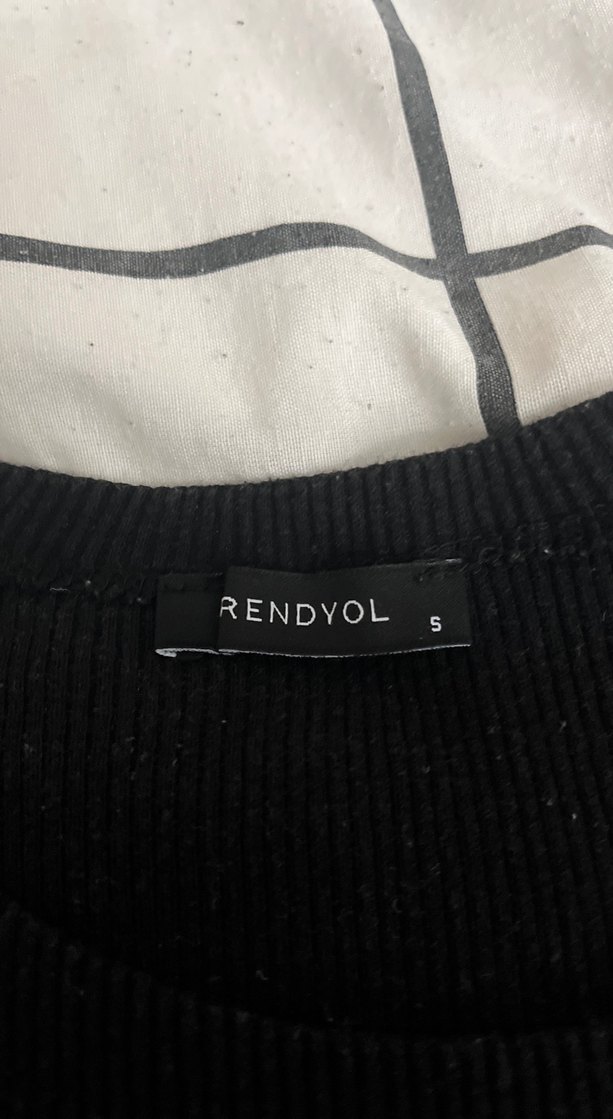 Siyah Kadın Kısa Kollu Crop Top - Görsel 2