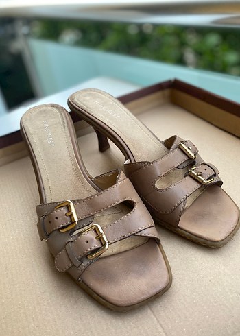 Bej Deri Tokalı Stiletto Terlik