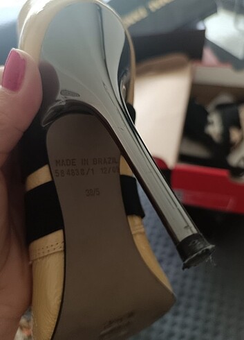 River Island Bej ve Camel aradı bir renkte çok şık ve rahat bir kalıbı var