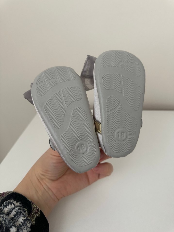 Gri Fiyonk Detaylı Kız Babet - Görsel 5