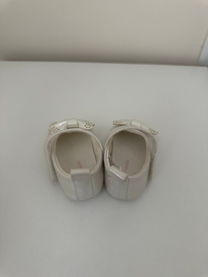 Kız Çocuk Beyaz Fiyonklu Babet - Görsel 4